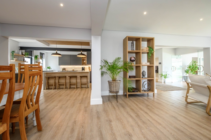 4 Bedroom Property for Sale in Summerstrand Eastern Cape